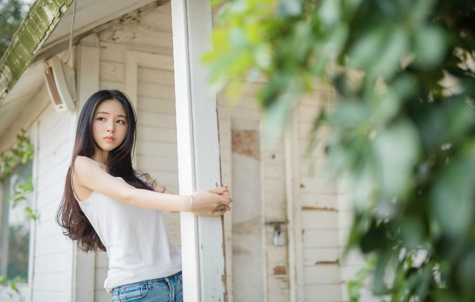 生命如横越的大海，我们相聚在一这条小船上。死时，我们便到了岸，各去各的世界。
